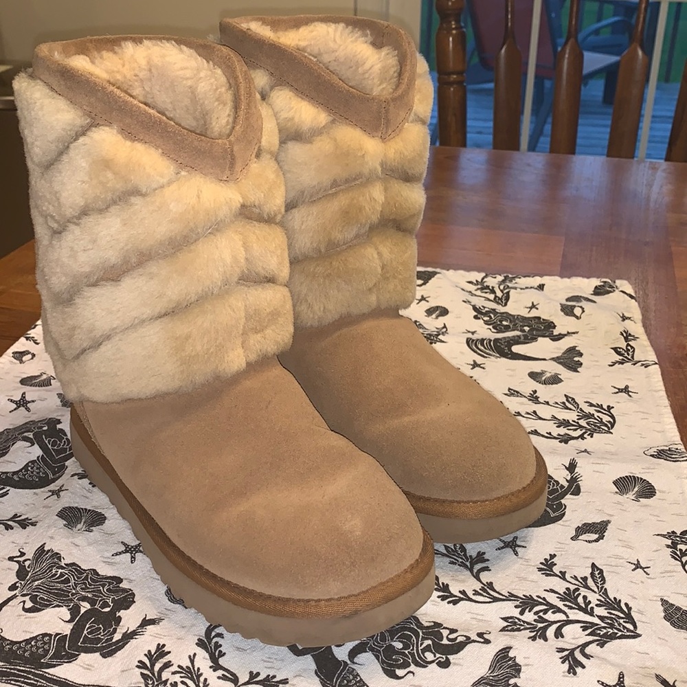 UGGS RARE Tania / Chevron Patterned Fur